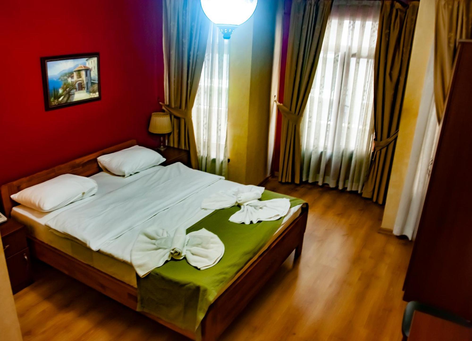 Istanbul Irish Hotel Exterior photo