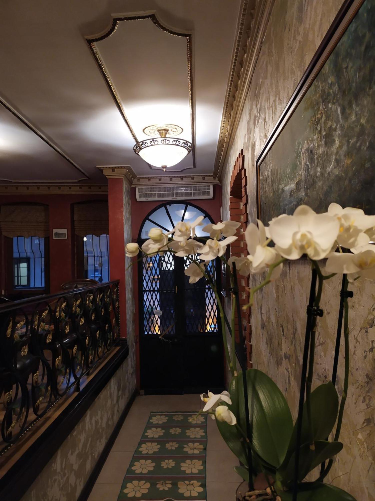 Istanbul Irish Hotel Exterior photo